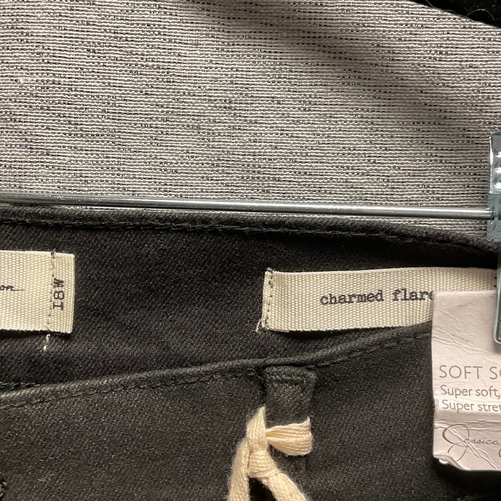 Women's Black waxed textured Flared Jeans - Picture 4 of 10